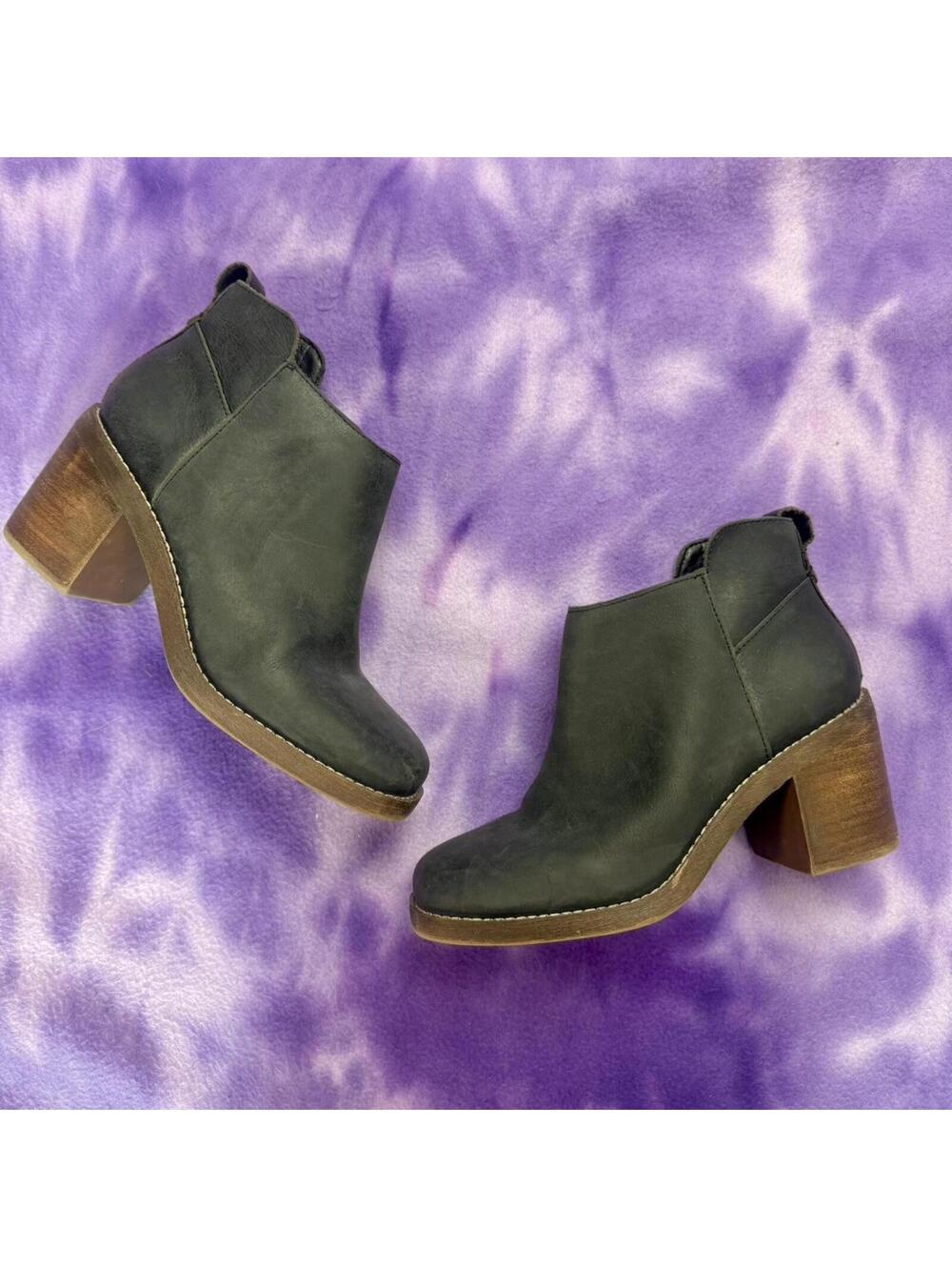 Crown vintage stack heel leather ankle boots engineer style